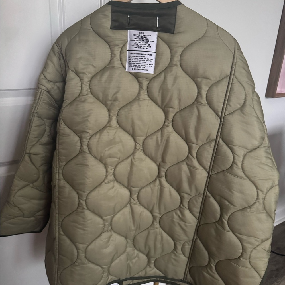 The Frankie Shop Olive Quilted Puffer Jacket - Picture 7 of 9